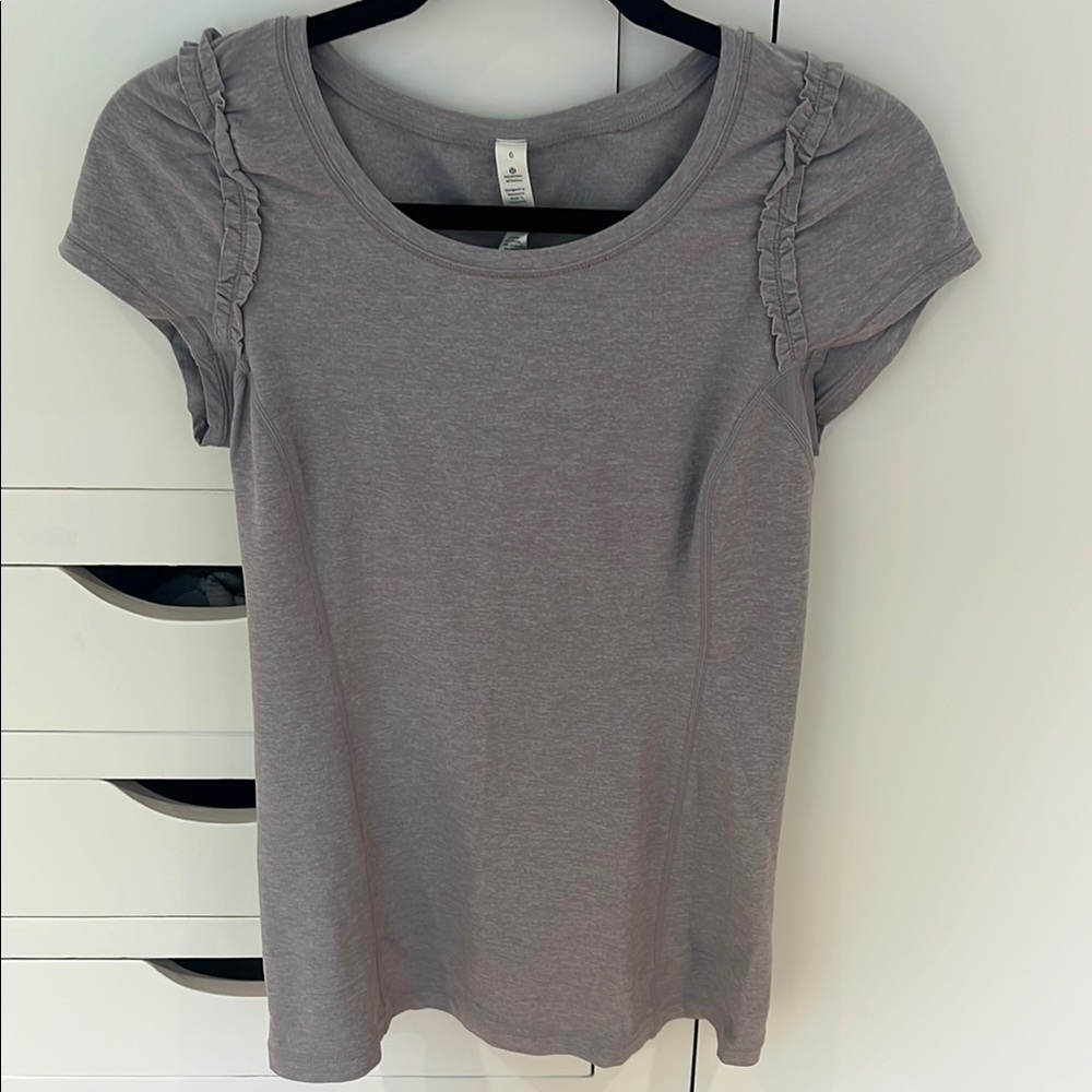 Lulu lemon Lavender/Gray Ruffled Sleeve Women's Top NEVER WORN